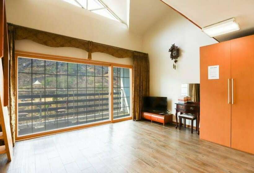 Pyeongchang White Castle Pension