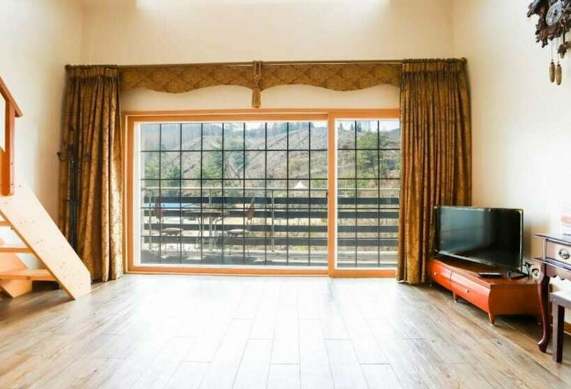 Pyeongchang White Castle Pension