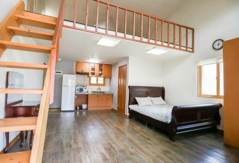 Pyeongchang White Castle Pension