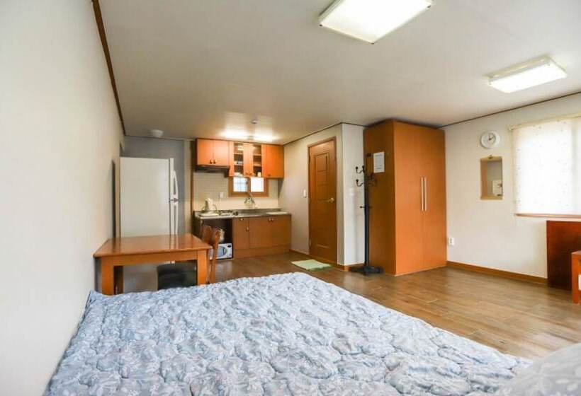 Pyeongchang White Castle Pension