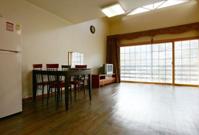 Pyeongchang White Castle Pension