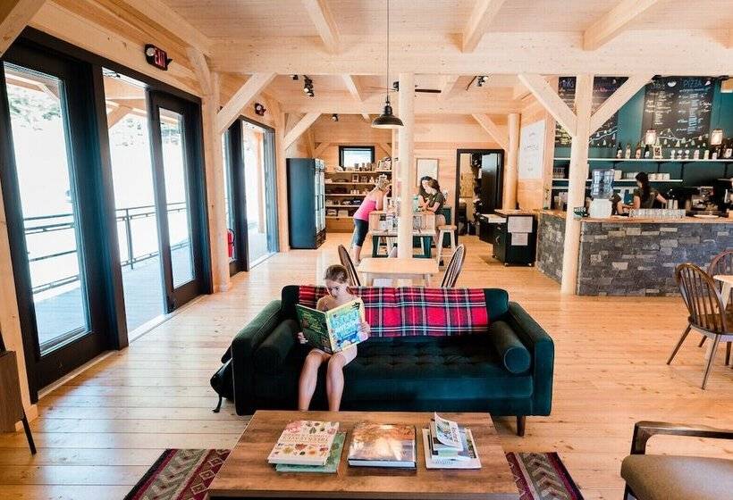 Курорт Huttopia Adirondacks