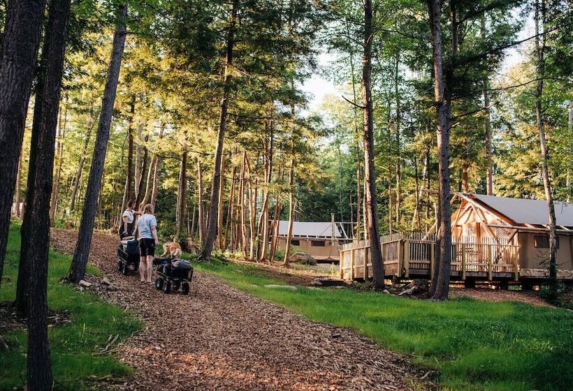 Курорт Huttopia Adirondacks