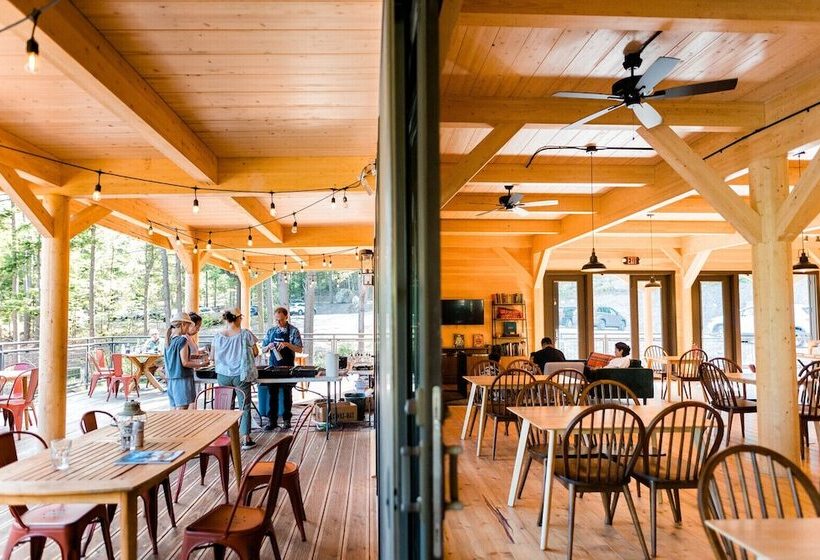 Курорт Huttopia Adirondacks