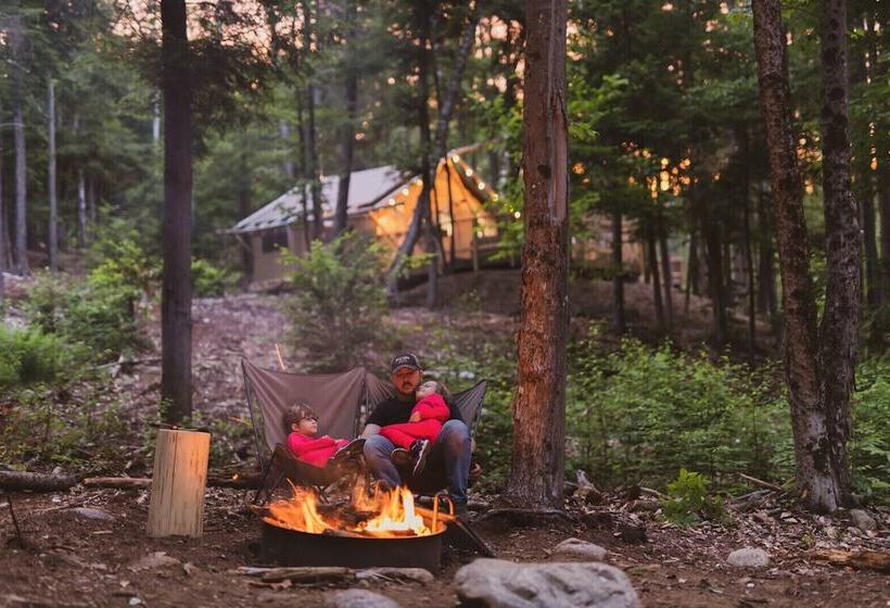 Курорт Huttopia Adirondacks