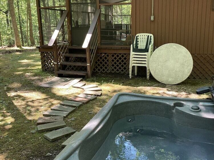 River Walk Cottage   Romantic Escape