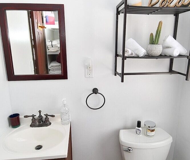 River Walk Cottage   Romantic Escape