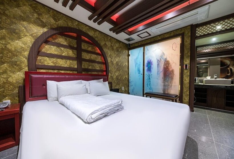 Sacheon Bee Self Checkin Motel