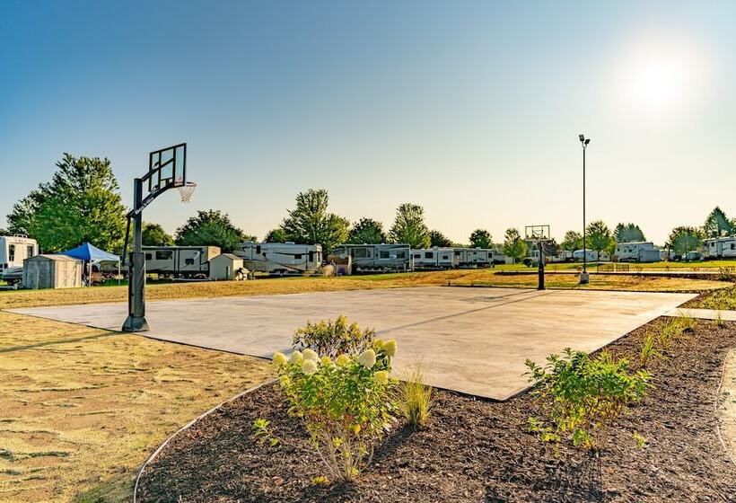 Sun Retreats Silver Lake