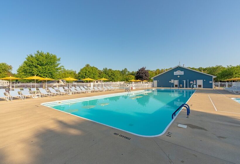 Sun Retreats Silver Lake