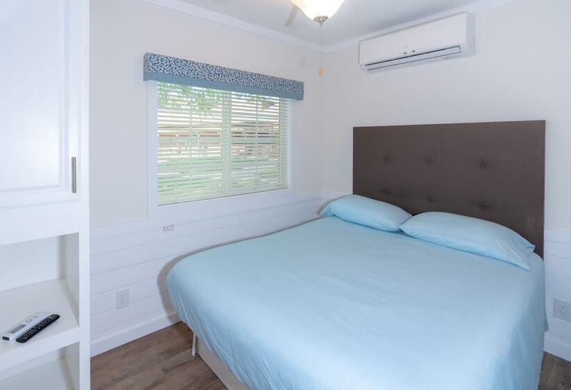 Sun Retreats Silver Lake