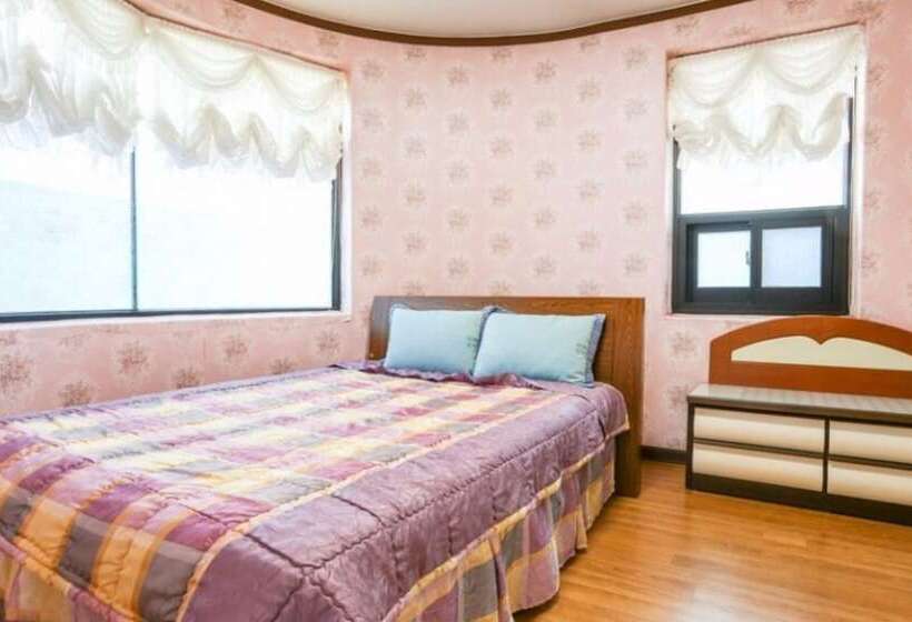 Taean  Sunflower Pension