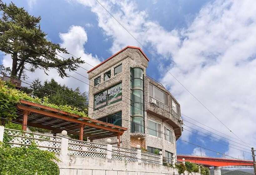 Tongyeong Gaetbawi Pension