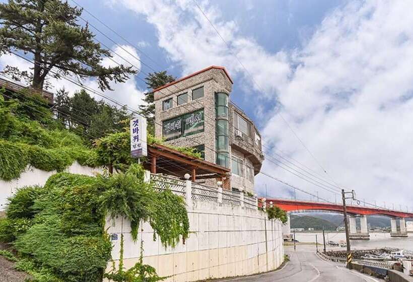 Tongyeong Gaetbawi Pension