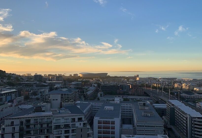 Urban Elephant 16 On Bree