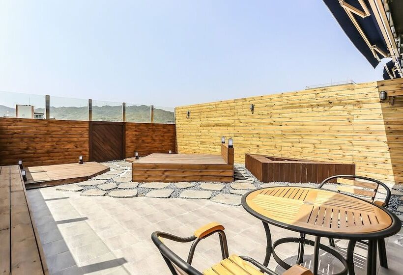 فندق على الطريق Donghae Uve