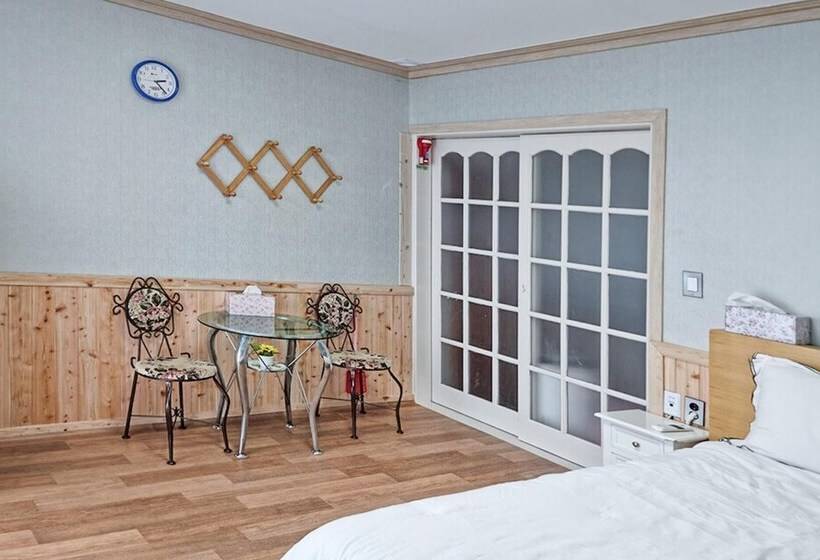 Yangyang Muhak Motel