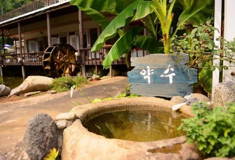 Yangyang Sigol Punggyeong Pension