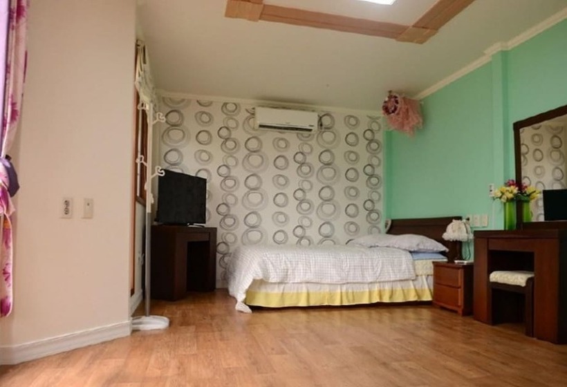 Yangyang Sigol Punggyeong Pension