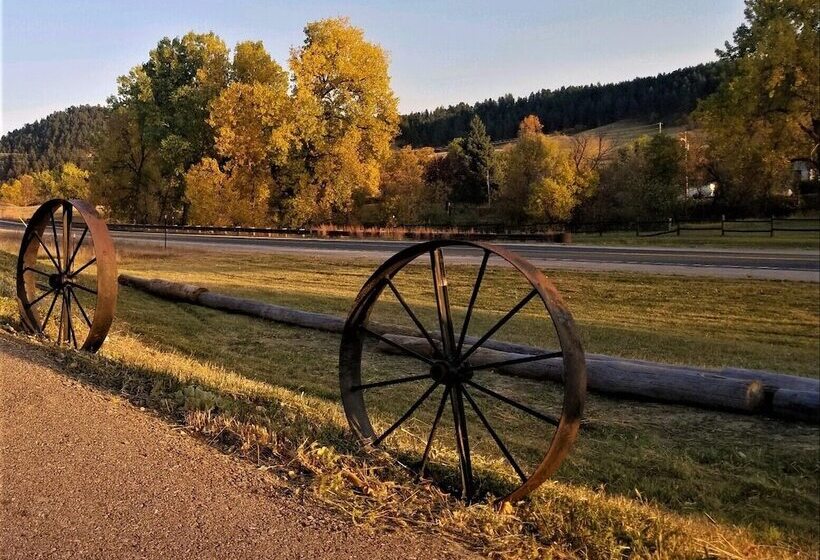 فندق على الطريق Liberty Belle Lodge
