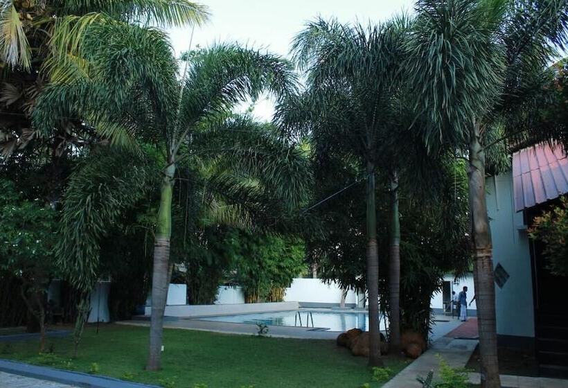 Ananthi Hotels