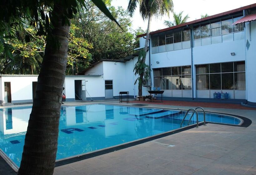 Ananthi Hotels