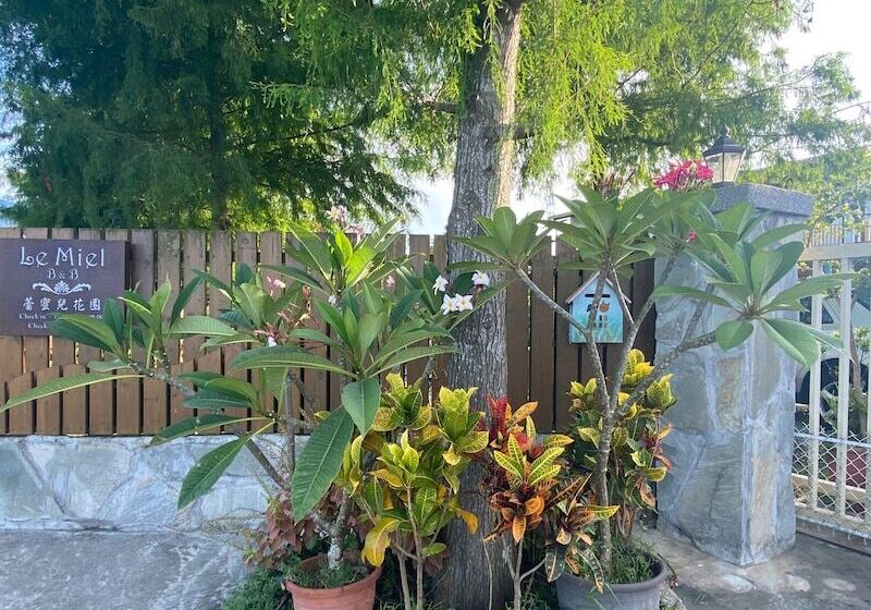 تختخواب و صبحانه Le Miel