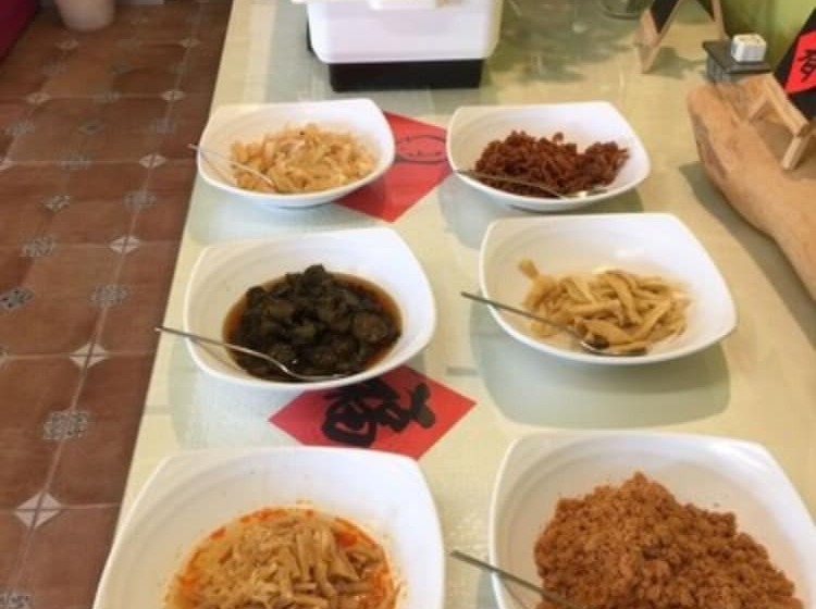 تختخواب و صبحانه Le Miel