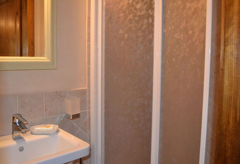 Characteristic Cottage With Private Pool