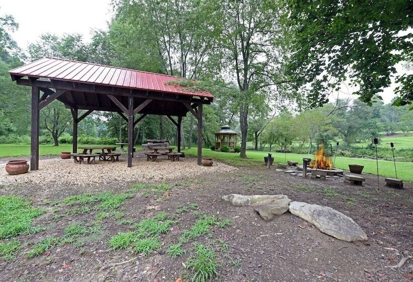 Chic On The Creek  Blue Ridge