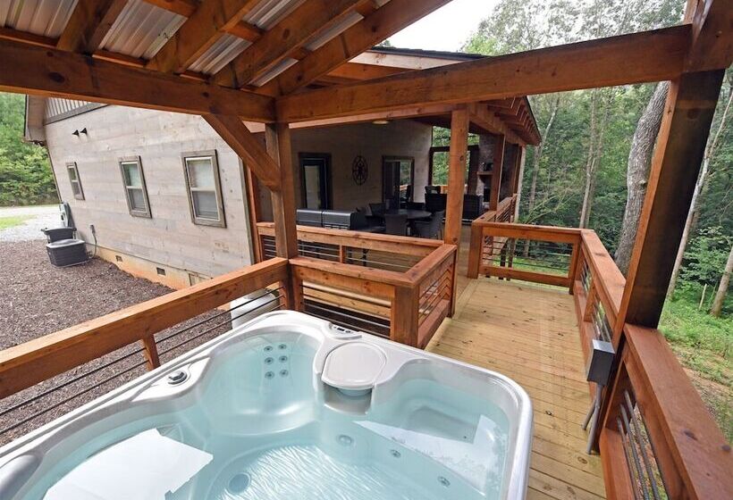 Chic On The Creek  Blue Ridge