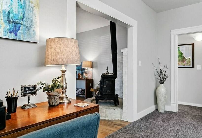 Cottage Chic Home Near Downtown Boise