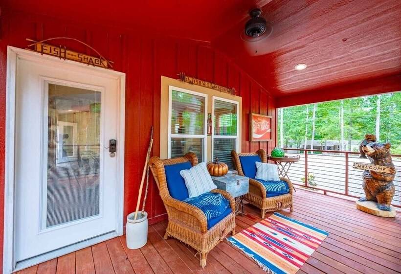 Fish Tales Stunning Cabin Includes Wifi, Hot Tub, And Bbq By Redawning