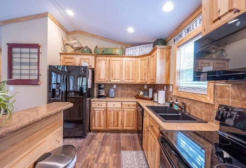 Fish Tales Stunning Cabin Includes Wifi, Hot Tub, And Bbq By Redawning