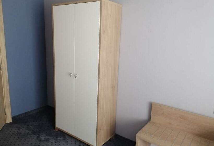 Freezone Inn   Hostel