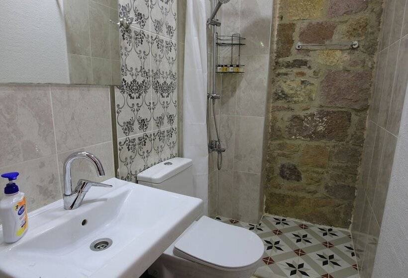 Hayat Alti Otel