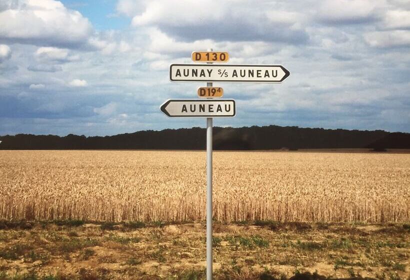 Hébergements Le Camp D Auneau  Le Clos Du Camp