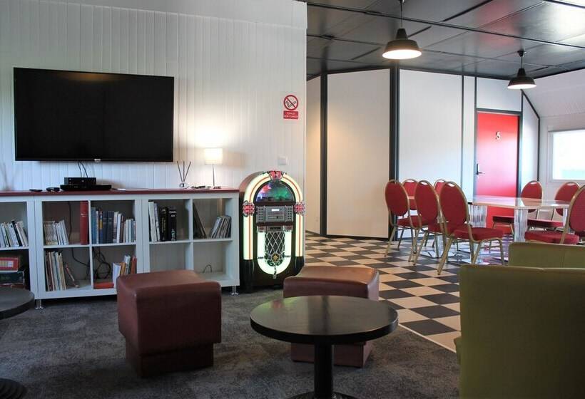 Hébergements Le Camp D Auneau  Le Clos Du Camp