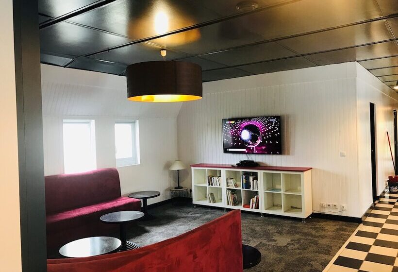 Hébergements Le Camp D Auneau  Le Clos Du Camp