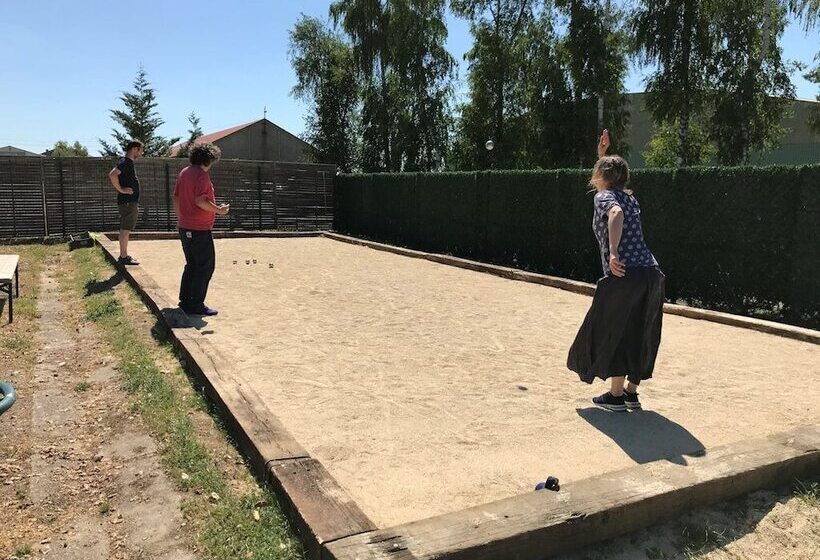 Hébergements Le Camp D Auneau  Le Clos Du Camp