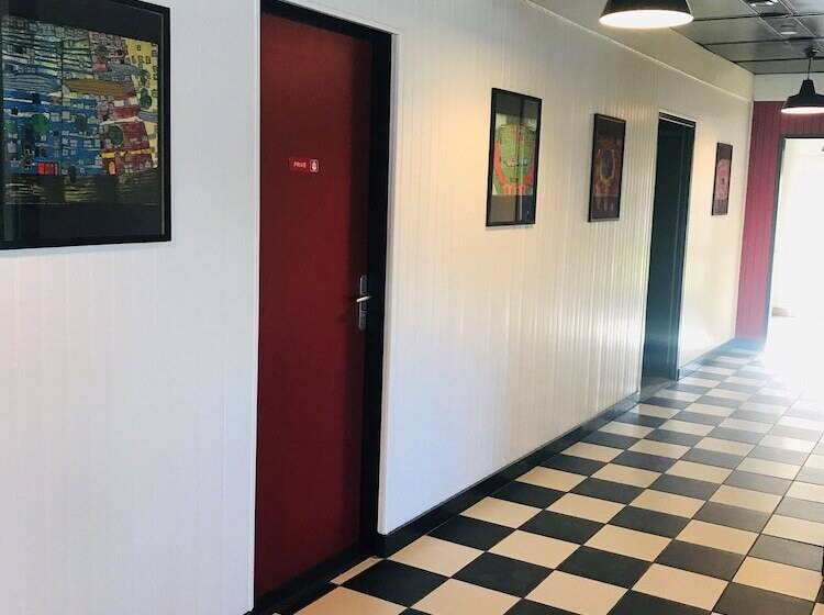 Hébergements Le Camp D Auneau  Le Clos Du Camp