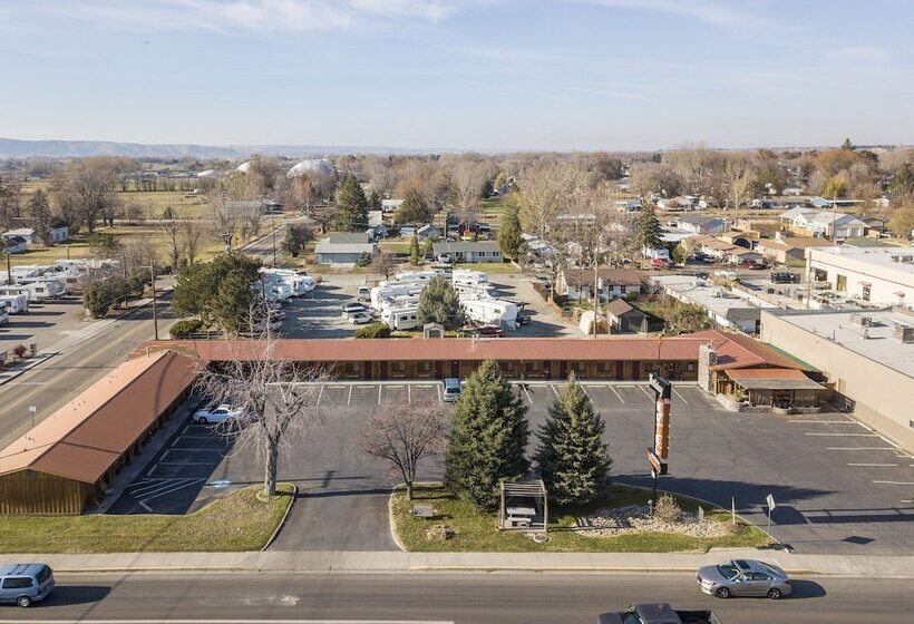 Holiday Motel & Rv Park