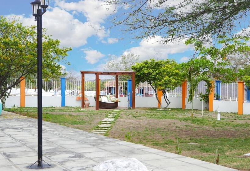 Отель Agreste Water Park