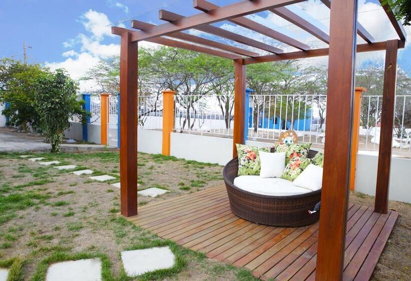 Отель Agreste Water Park