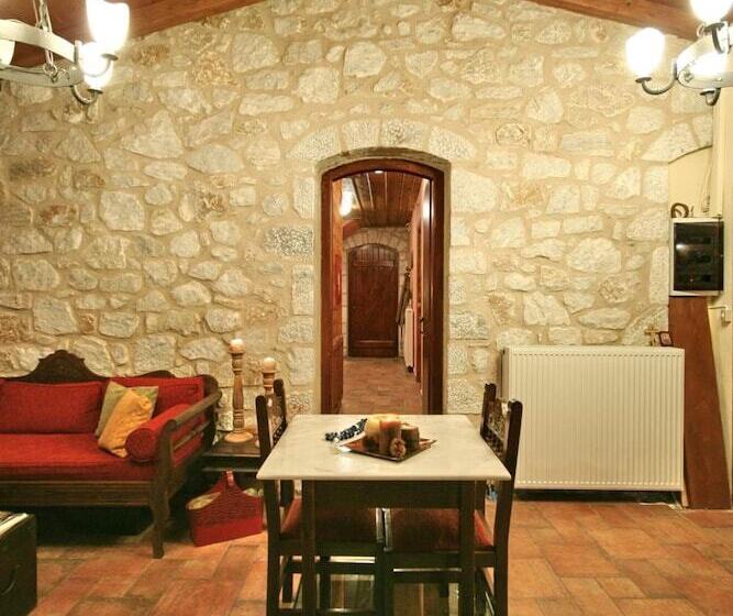 ホテル Archontiko Kolokotroni