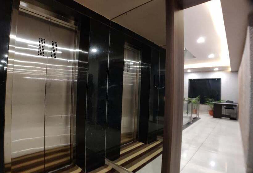 בית מלון כפרי Atul Residency