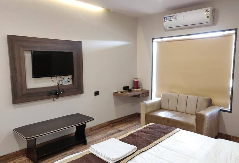 בית מלון כפרי Atul Residency