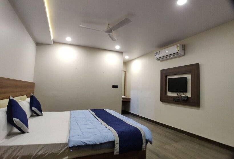 בית מלון כפרי Atul Residency