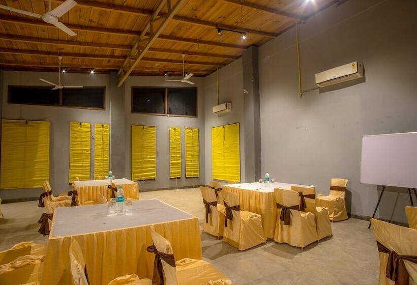 בית מלון כפרי Beyond Stay Vasanava Resort Corbett