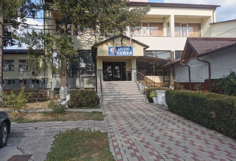 Отель Ceres